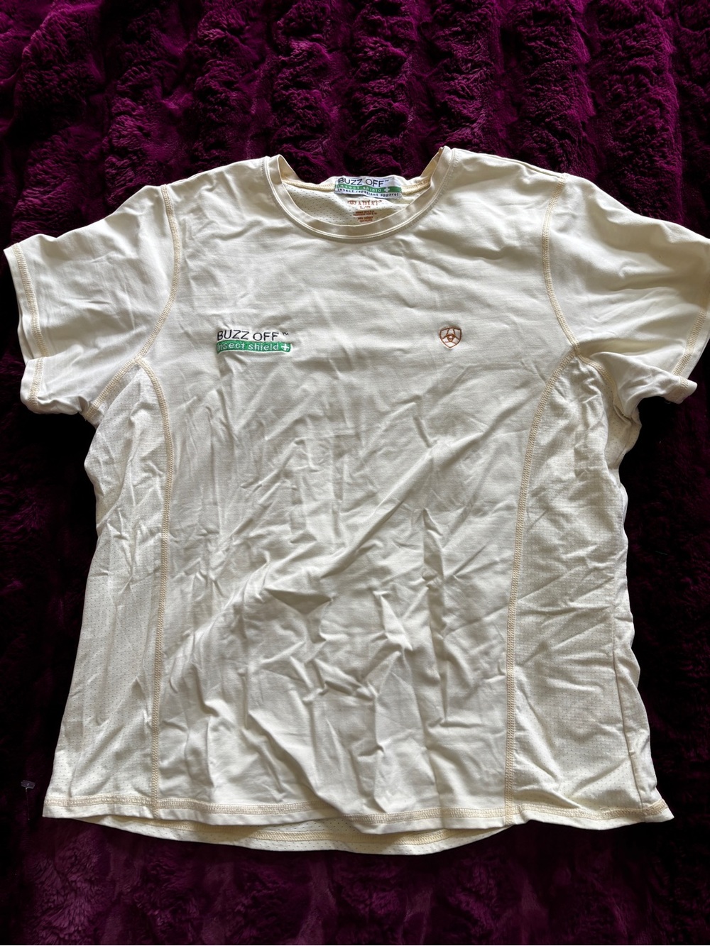 Buzz Off  Ariat Shielded yellow athletic Tee size large